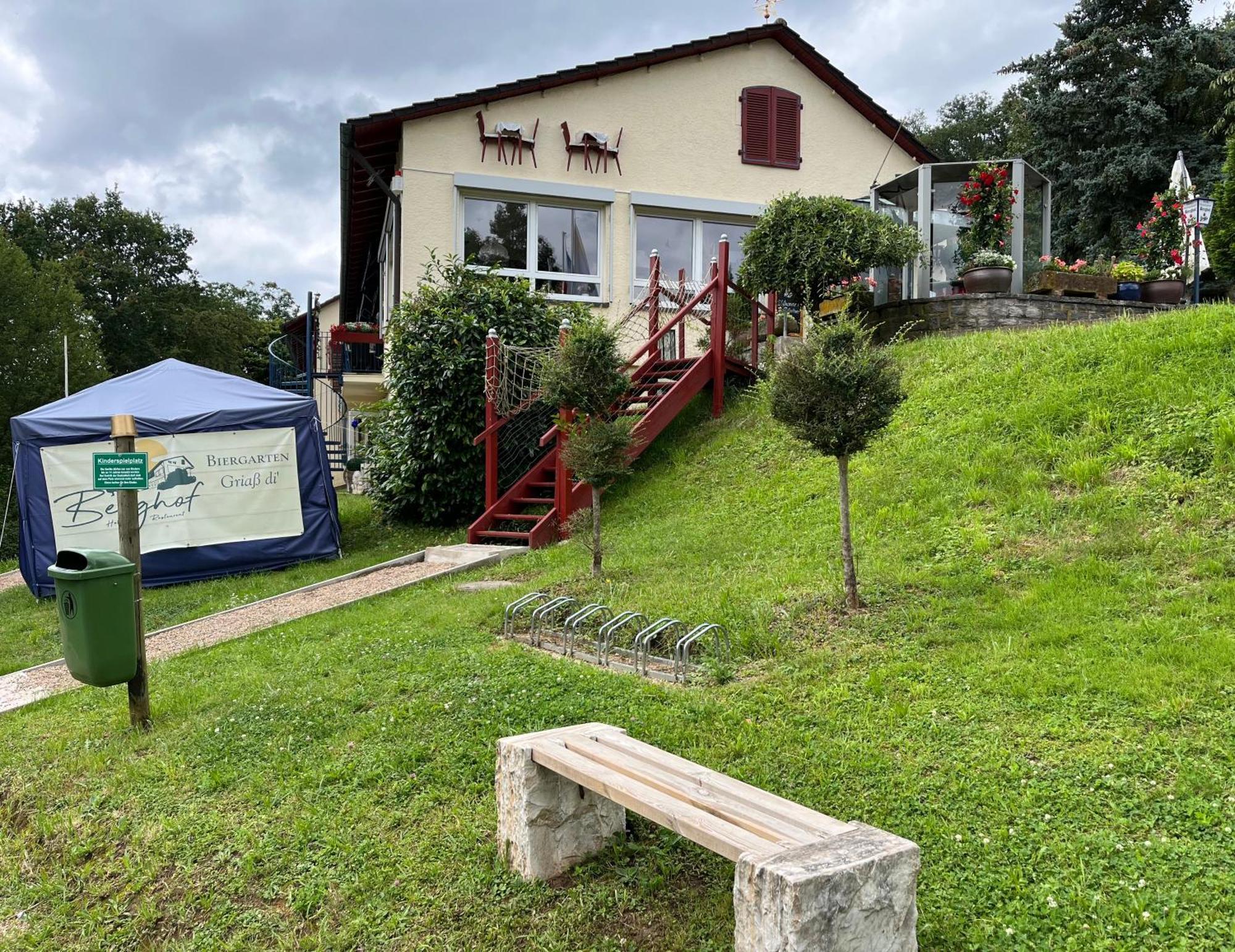 Hotel-Restaurant Berghof Johannesberg Bagian luar foto